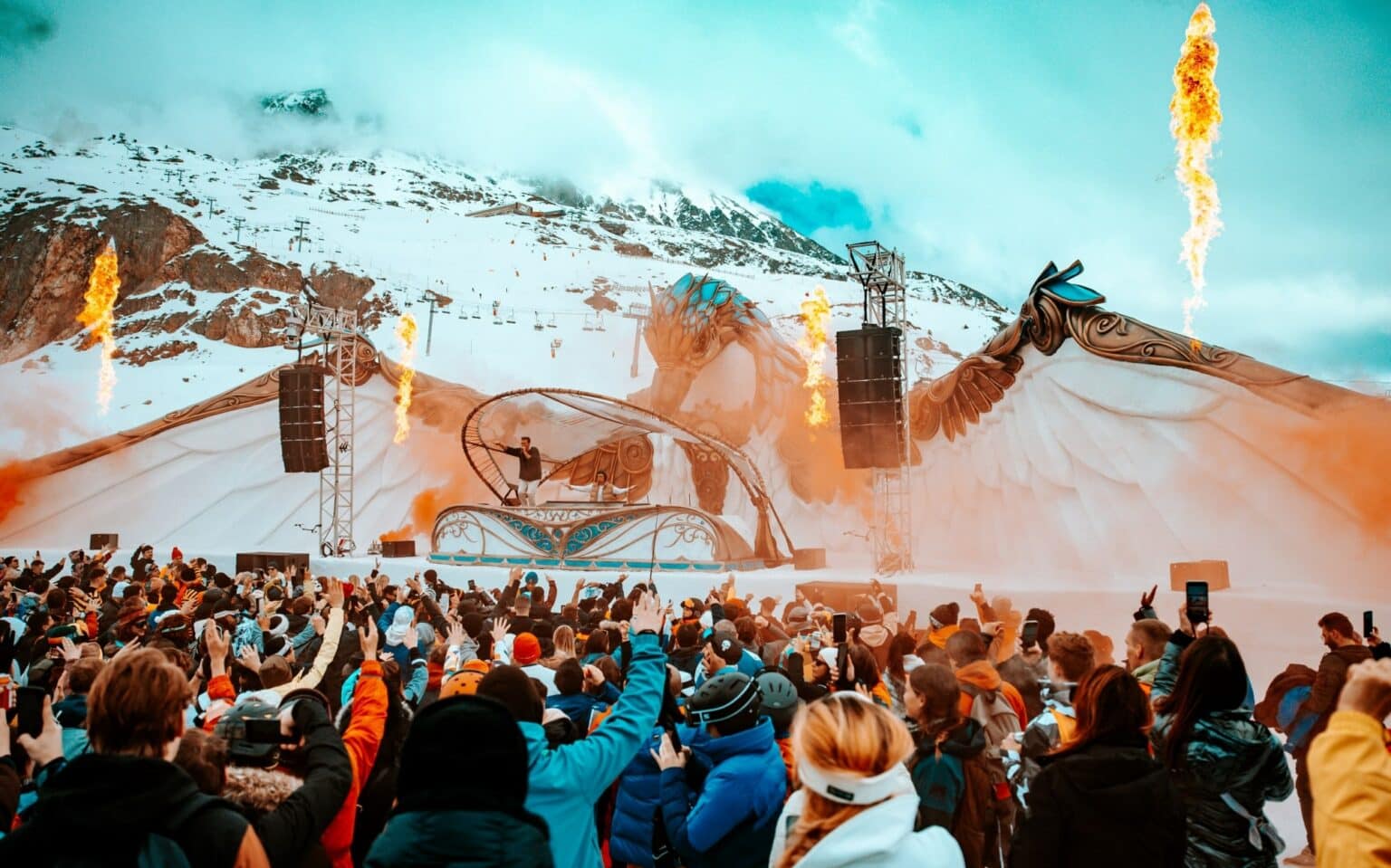 PHOTOS. Tomorrowland Winter 2023 rocked the Alpe d'Huez Tomorrowalnd-Wnter-Alpes-d'Huez-2