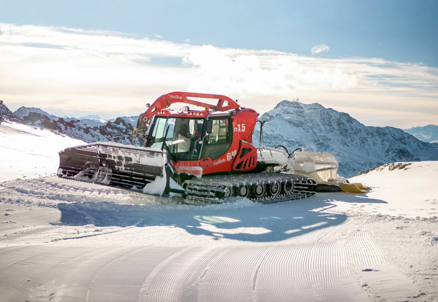 Behind the scenes in the resorts: the jobs that bring the mountains to life, from ski patroller to VTC driver Eco-friendly groomers-ski resorts