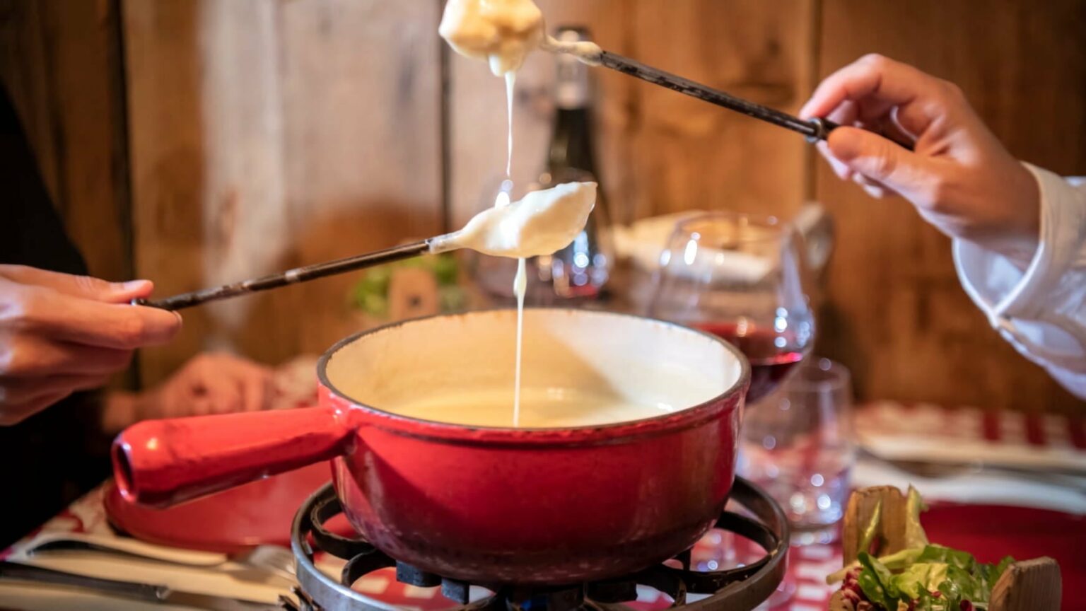 Recette : Quels fromages choisir pour une fondue ? Fondue-quels-fromages-choisir-min