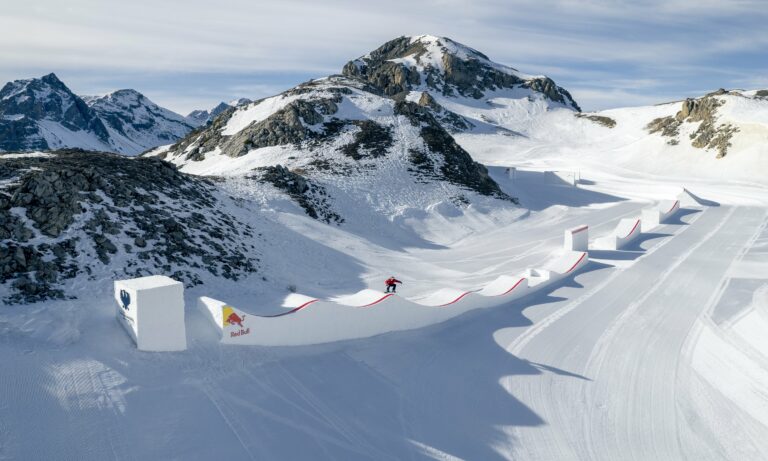 Red-Bull-Dual-Shapes-Serre-Chevalier