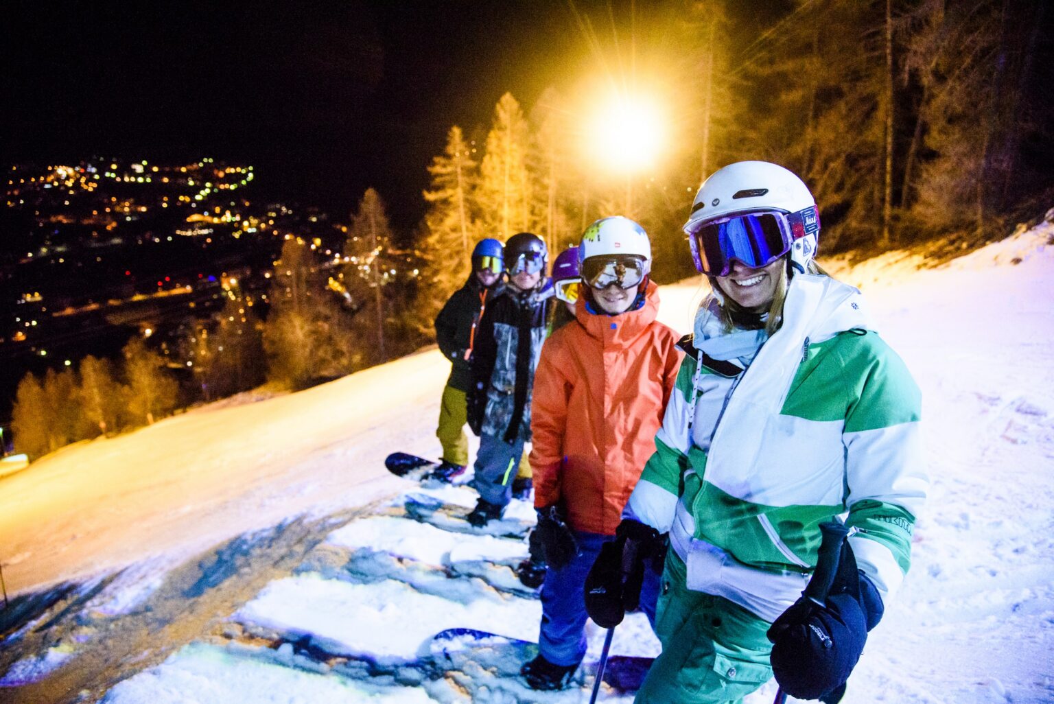 It's possible to ski at night in Serre Chevalier! We explain how Serre-Chevalier-ski-de-nuit-Briançon-min
