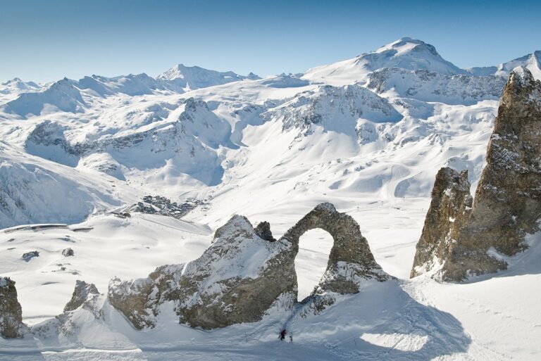 Top 5 des stations de ski où profiter de la neige jusqu’en mai en France Tignes-min