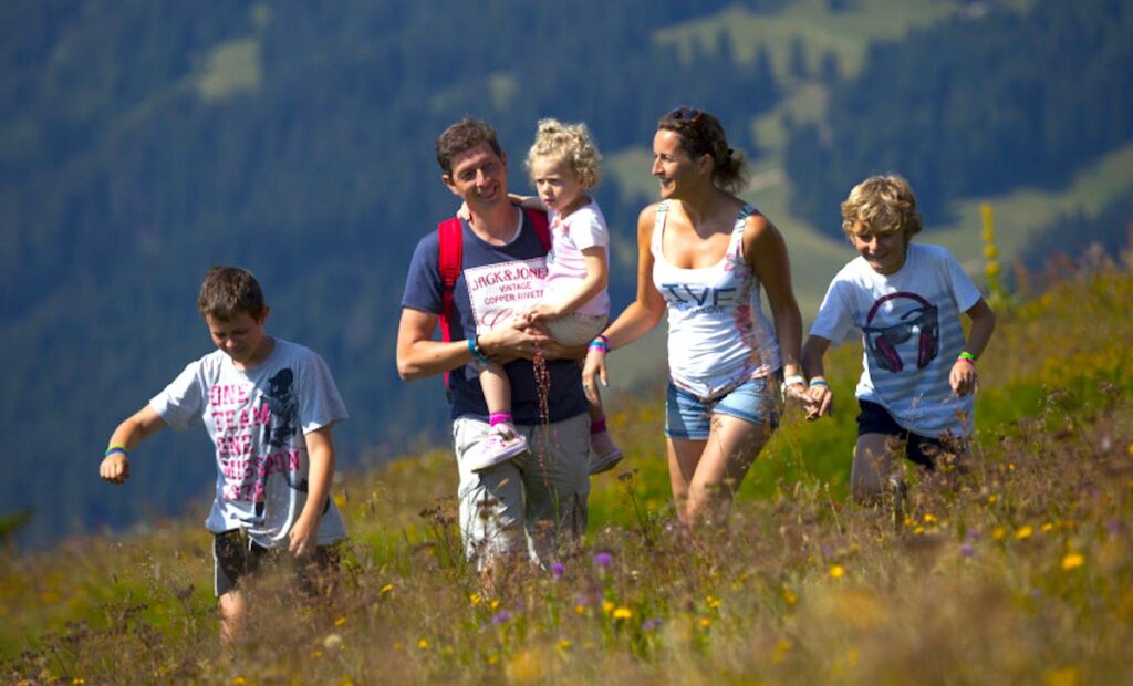 Randonnée-Châtel-Le « sentier du Morclan » à Châtel-min