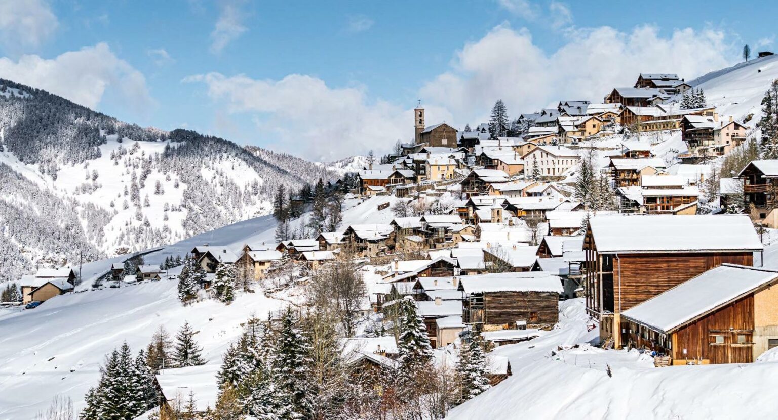 This mountain village is the highest inhabited community in Europe Saint-Véran-village-le-plus-haut-d'Europe
