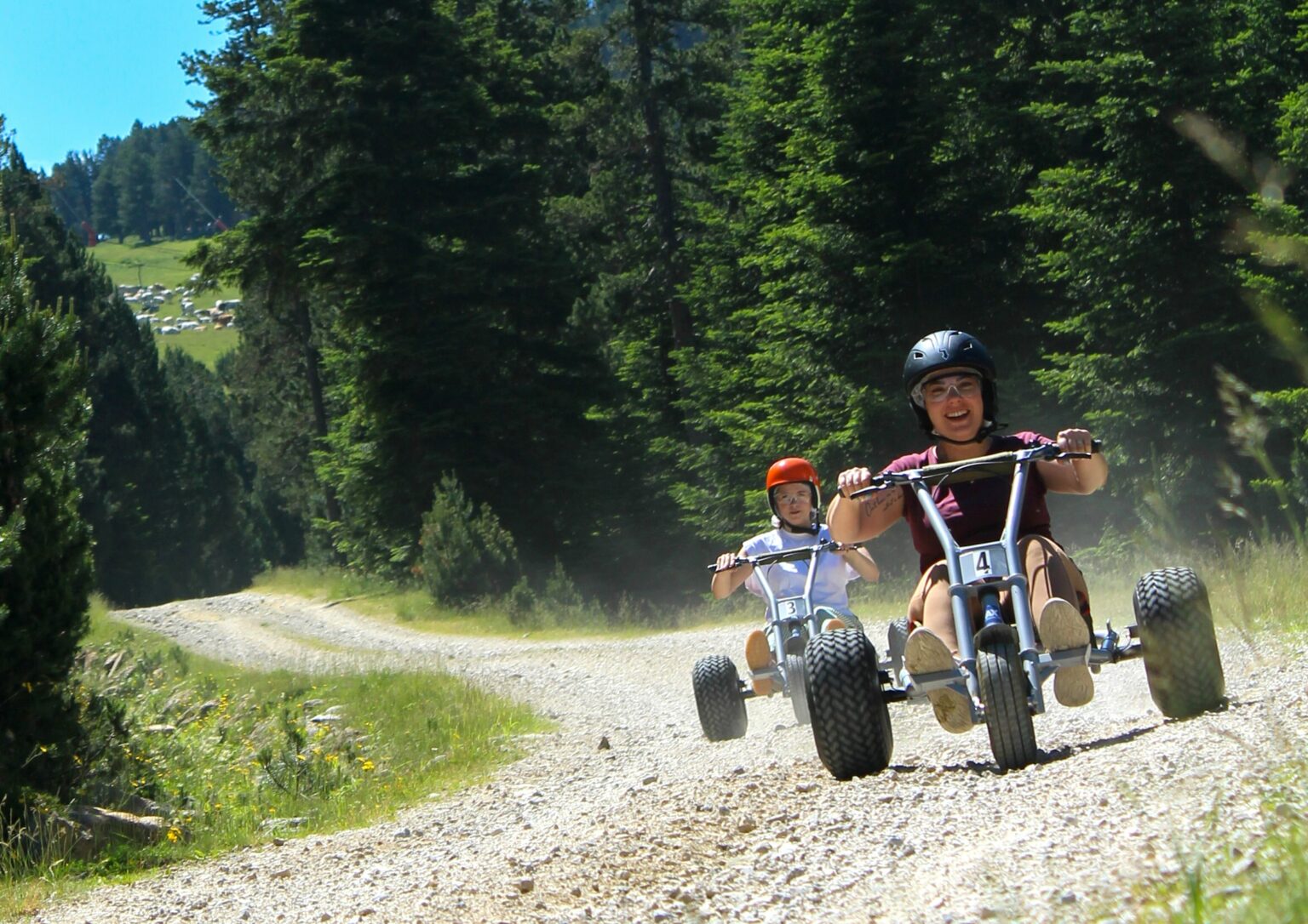 Ax 3 Domaines : comment le dévalkart a dynamisé la station cet été Ax-3-Domaines-Devalkart