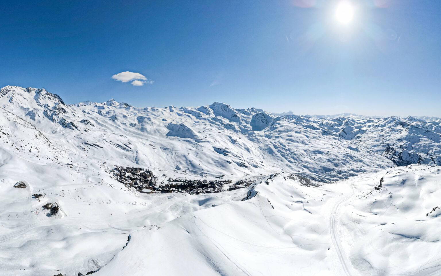 Val Thorens : station, domaine skiable, forfaits, activités… Le guide de l’hiver 2025 Val Thorens. station, domaine skiable, forfaits, activités. Le guide de l’hiver 2025