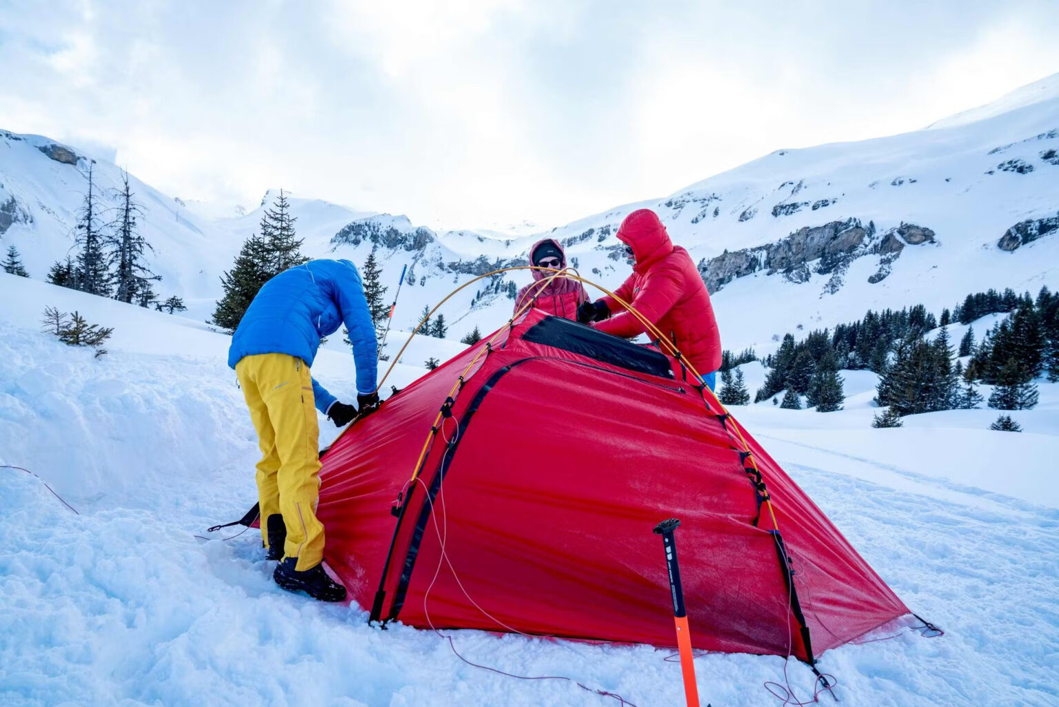 Bivouac-hivernal-quelles-techniques-pour-camper-dans-la-neige (1)