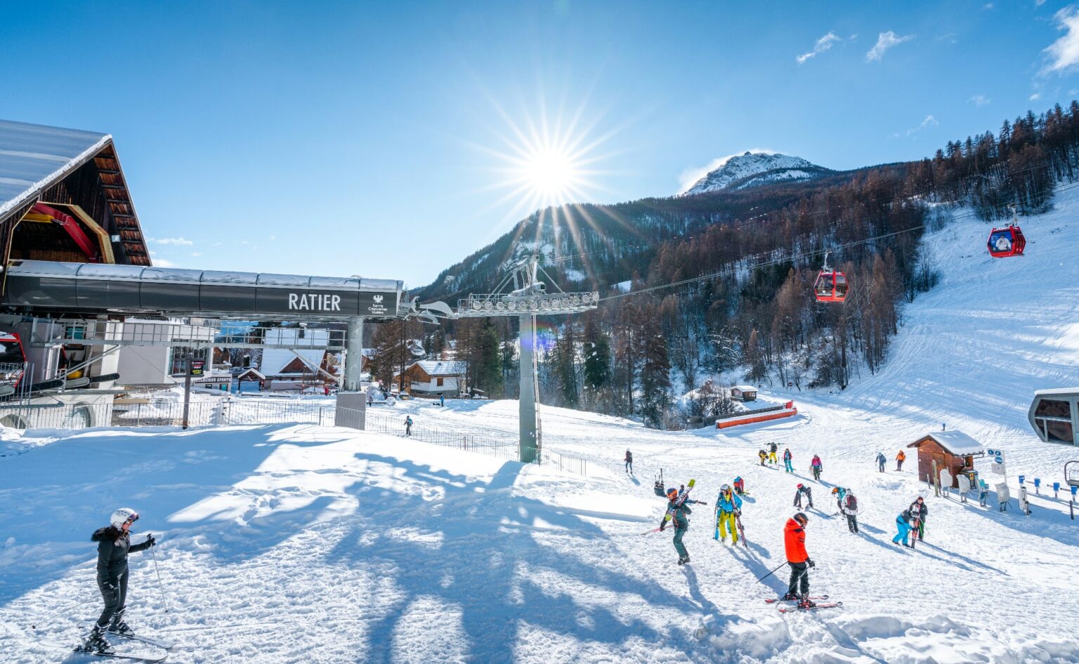 À Serre Chevalier, des acteurs de cette série à succès vous attendent pour une séance de dédicaces Serre-Chevalier-min