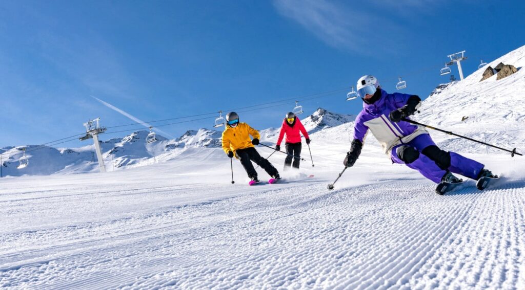 Skier jusqu’en mai ? C’est possible dans ces 5 stations Ski-Val-Thorens-printemps-min