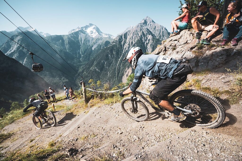 Mountain of Hell, la descente de tous les excès est de retour cet été aux 2 Alpes on vous explique tout