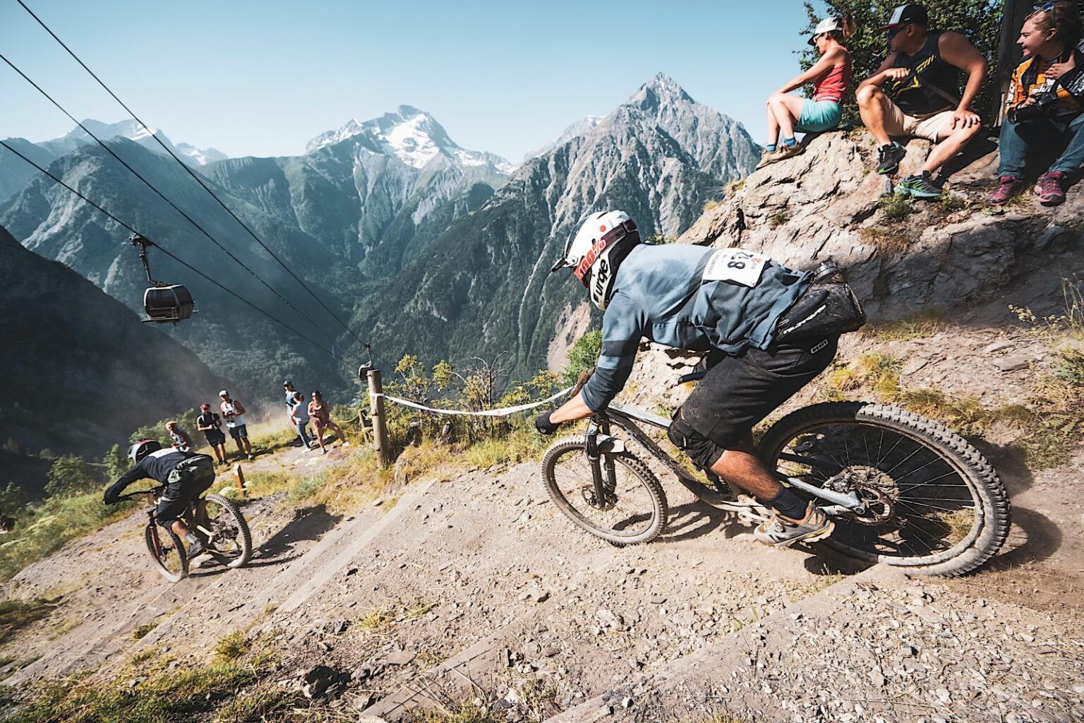 « Mountain of Hell », la descente de tous les excès est de retour cet été aux 2 Alpes : on vous explique tout Mountain of Hell, la descente de tous les excès est de retour cet été aux 2 Alpes on vous explique tout