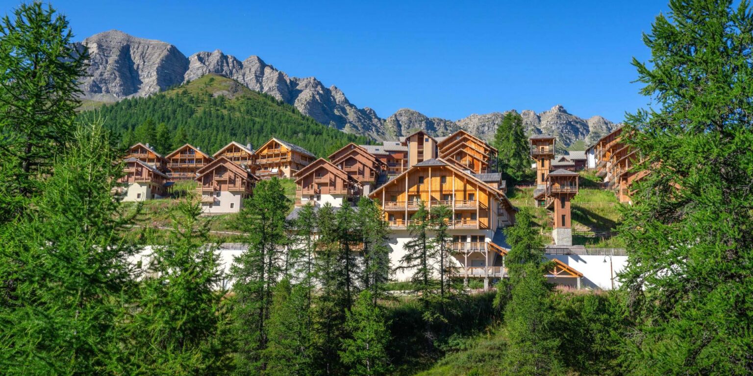 Immobilier à la montagne : où acheter en 2025 ? Prix en flèche dans les Alpes, opportunités ailleurs Vars Immobilier à la montagne où acheter en 2025 ? Prix en flèche dans les Alpes, opportunités ailleurs 2