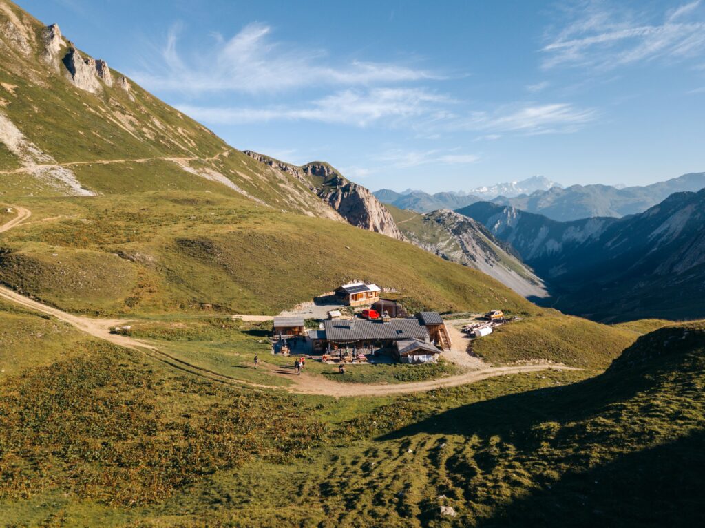 Courchevel TwoDreamersTraveling Ete 2026 01 20 min