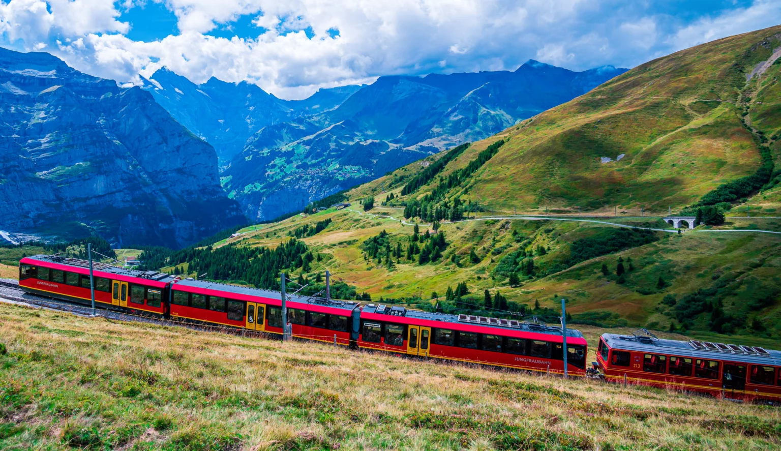 SNCF-lignes-train-summer-savoie-mountain