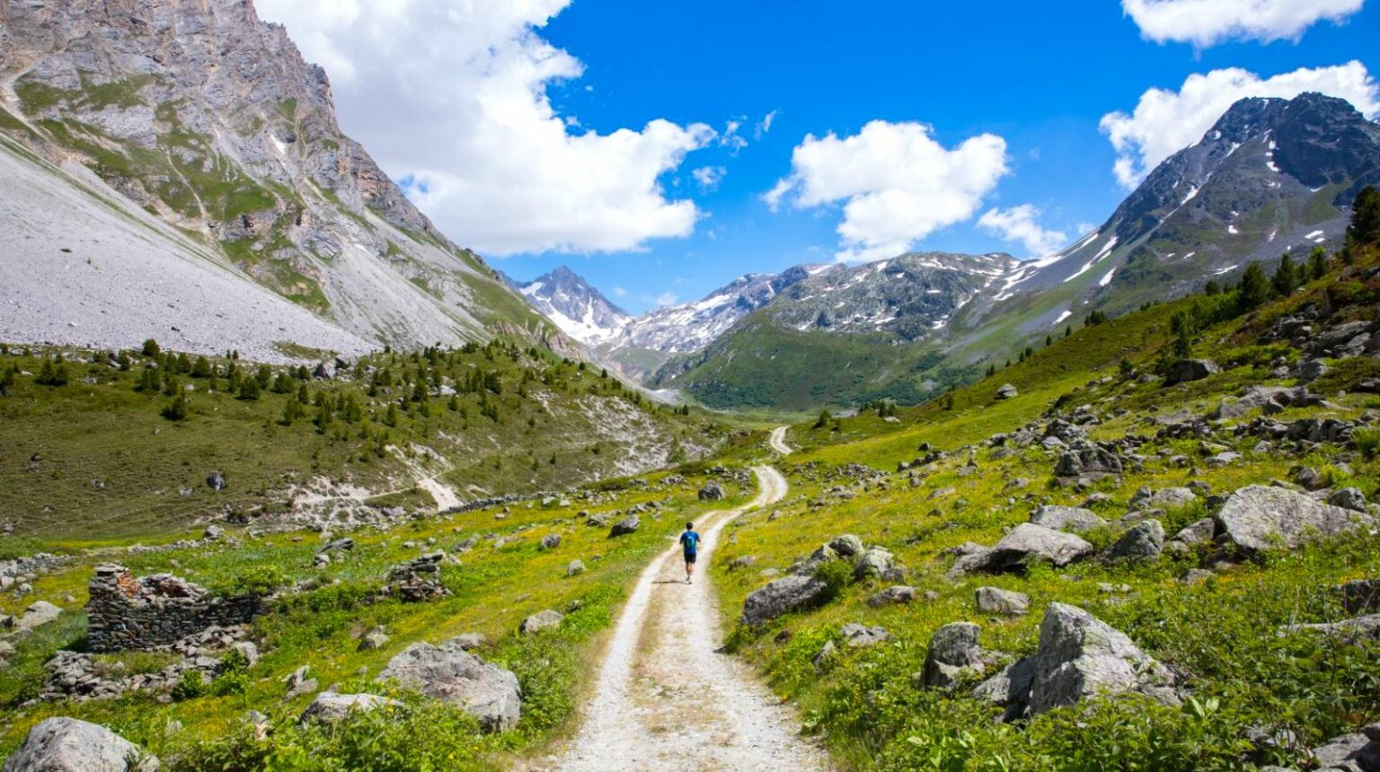 3 idées de randonnées pour explorer Méribel autrement cet été randonnees ete Meribel