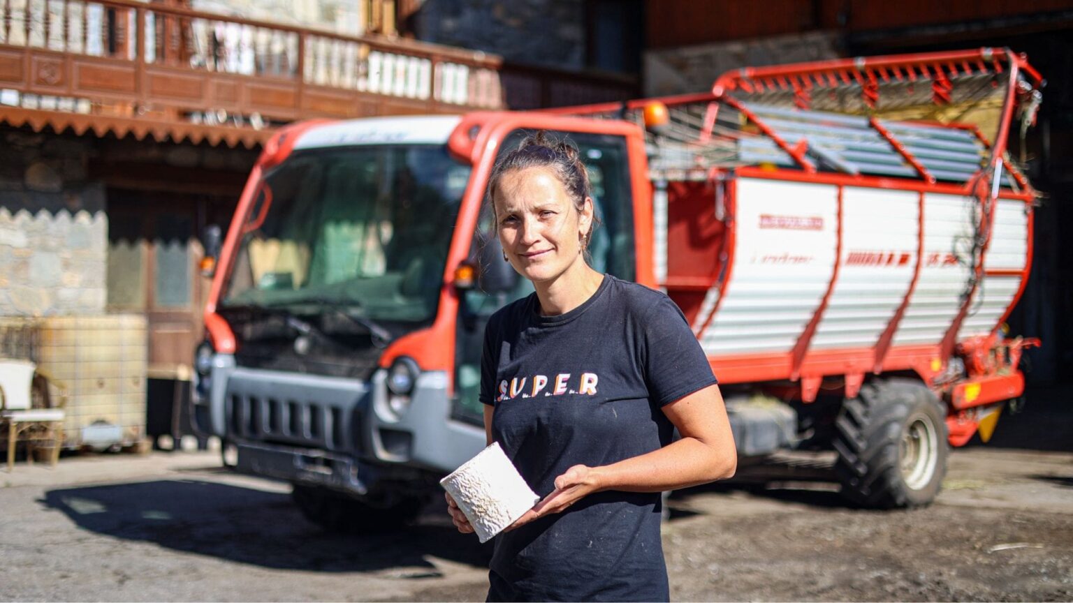 À Villaroger, cette ancienne championne de ski est devenue gardienne du Persillé de Tignes : on lui a rendu visite Anemone Marmottan