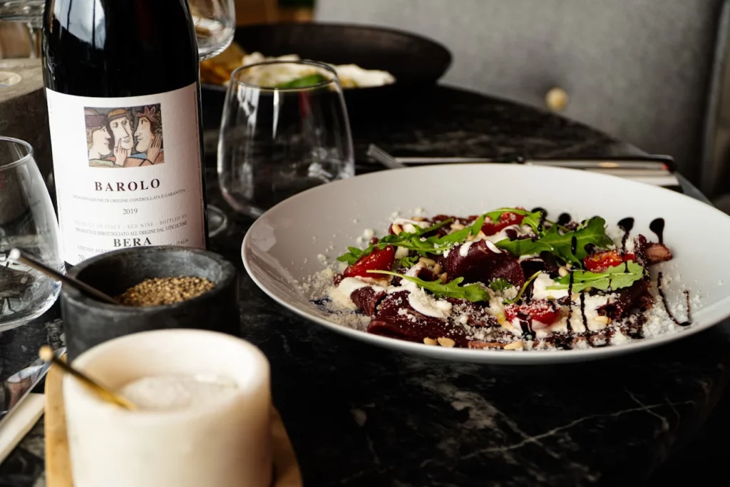 Pizzas généreuses, pâtes flambées dans la meule, burrata crémeuse, tiramisu minute… « Julietta 23 », un parfum d’Italie à Tignes Julietta 23