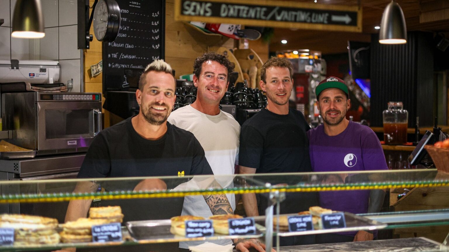 Sandwichs géants, apéros et soirées animées : bienvenue à « La Croisse », l’adresse qui fait vibrer Tignes La Croisse Tignes