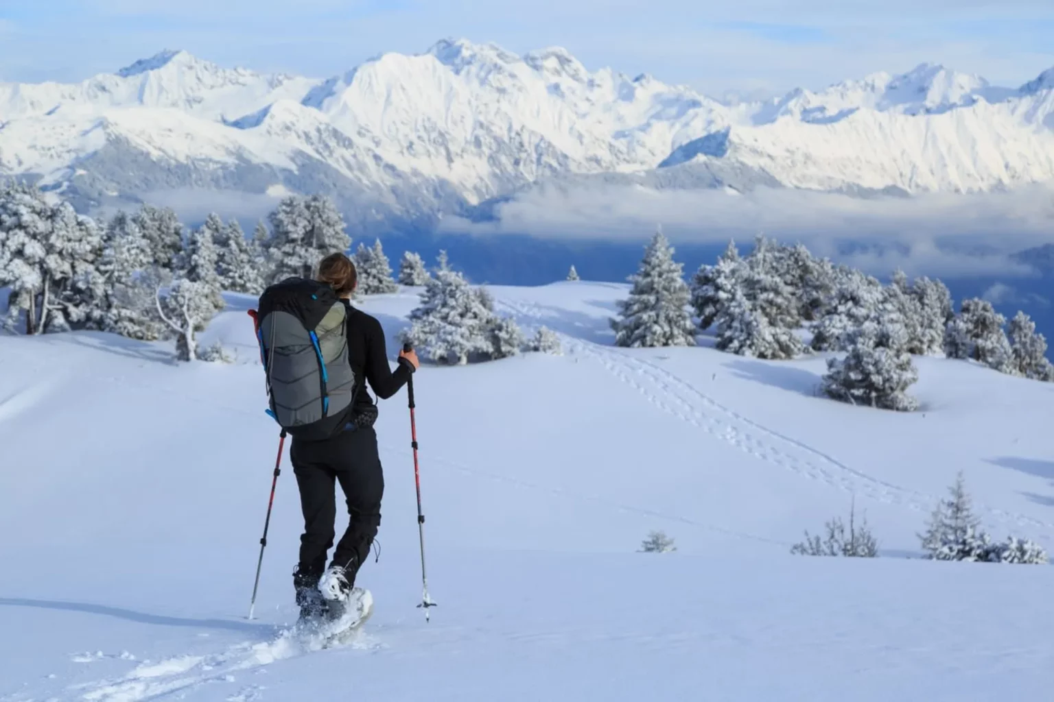 Facing Mont Blanc, this ski resort is a paradise for snowshoe trekking. Snowshoe walks