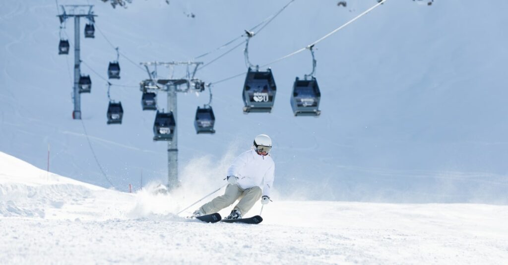 Méribel: Rhodos cable car, renovation of the Olympus station.... 3 new features to discover this winter in the ski area Meribel Telecabine des Rhodos renovation of the Olympus station. 3 new features to discover this winter in the ski area