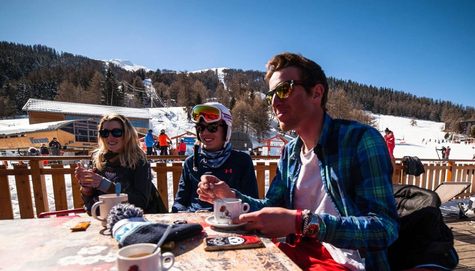 Les Karellis : ce mythique restaurant se réinvente avec un rooftop panoramique Les Karellis le restaurant Le Meleze se reinvente avec un rooftop panoramique