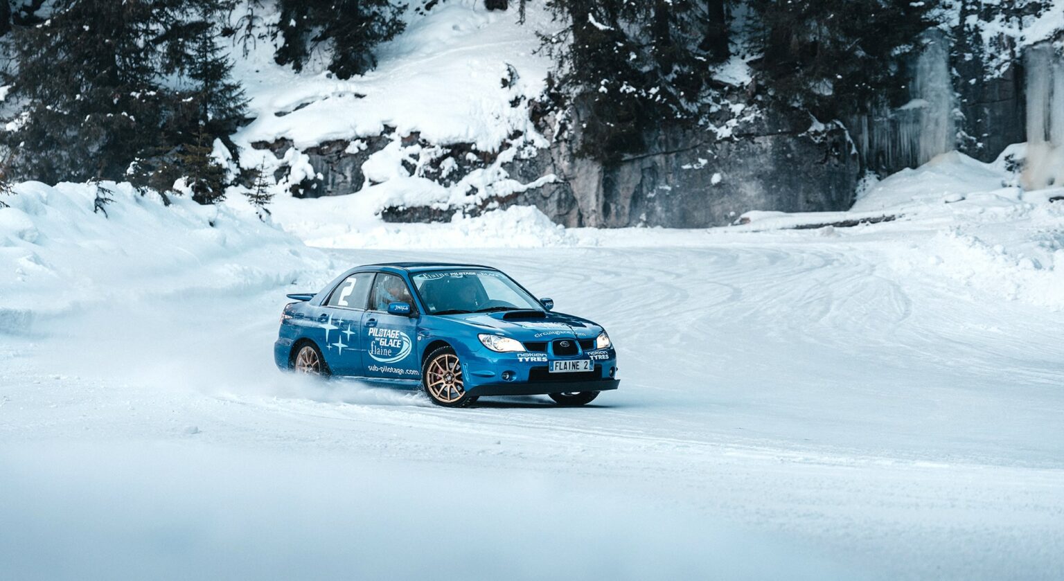 Driving on ice, taking control of a husky team... The best activities to try out this winter in Flaine Flaine activites hiver min