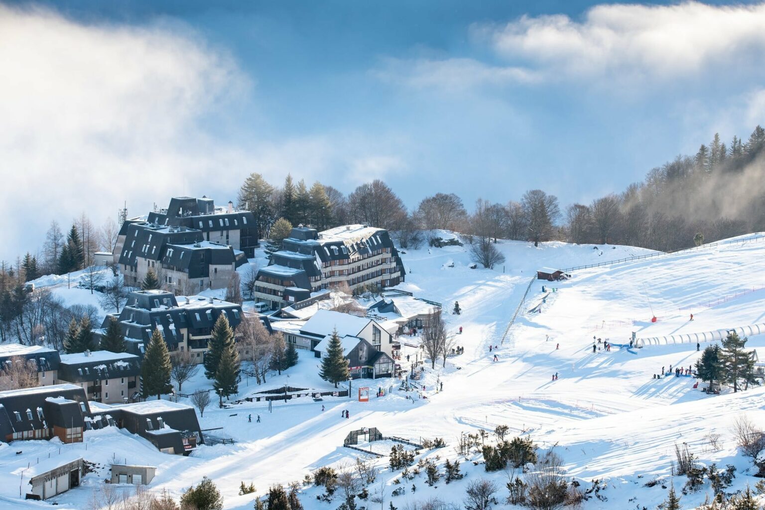 Dans les Pyrénées, cette petite station de ski familiale est une véritable pépite Val Louron min