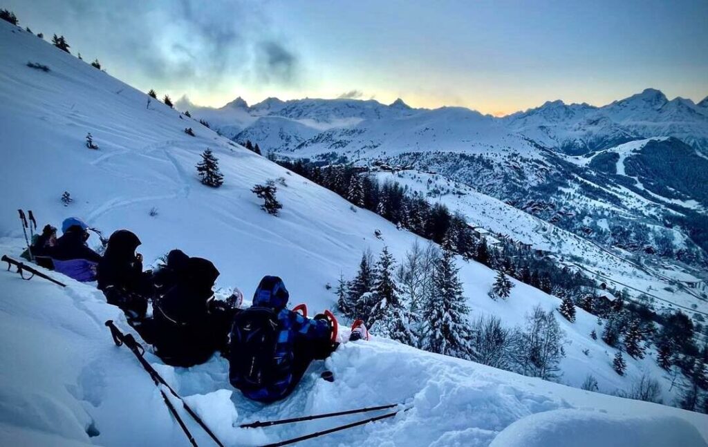 Dormir sous les étoiles à 2100 mètres… Et si vous viviez l’expérience la plus folle de l’hiver à Oz 3300 ? Oz 3300