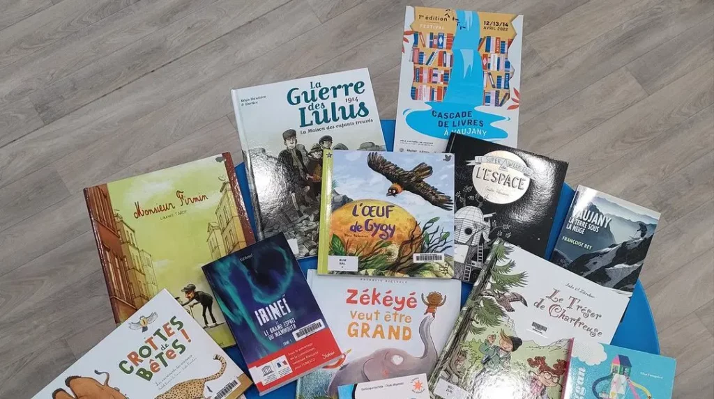 Cascades de livres 1 credit OT Vaujany Copier e1649148904515