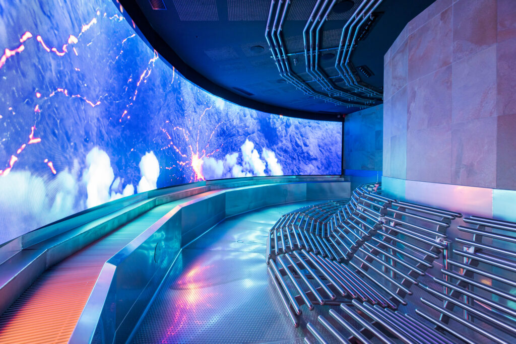 This spectacular new spa at 1500 metres altitude could well become the new wellness spot in the Alps 2.