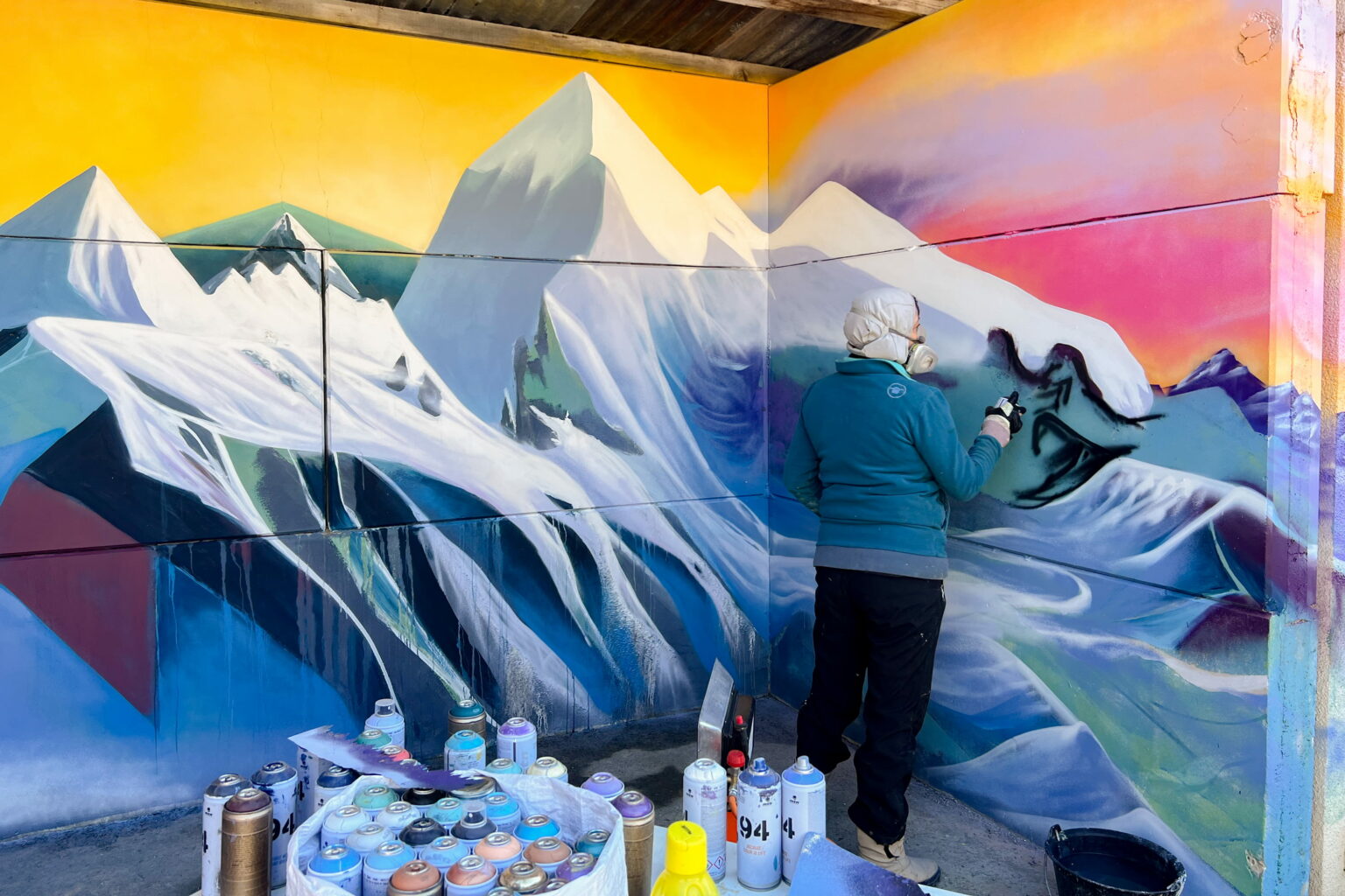 « Une lumière complètement différente en montagne » : comment le street art envahit les pistes du Val d’Arly le temps d’un festival inédit Festival Street Art du Val dArly 1